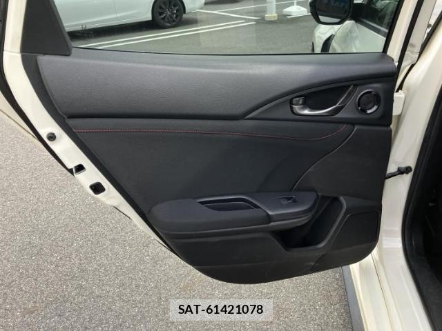 Honda CIVIC 2018-03 8548606-6