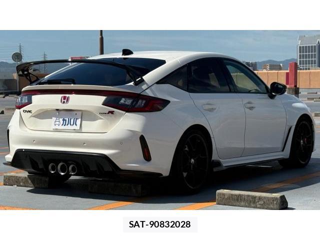 Honda CIVIC 2024-10 8548944-17
