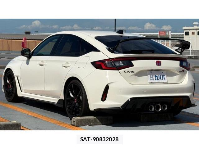Honda CIVIC 2024-10 8548944-18