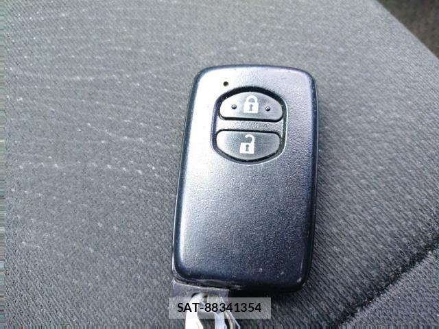 Toyota COROLLA AXIO 2021-08 8546566-14