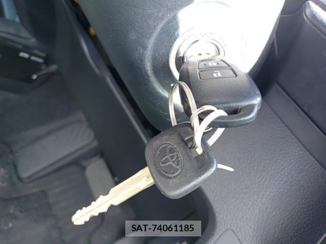 Toyota COROLLA AXIO 2017-08 8552172-14