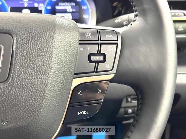 Toyota Crown Crossover 2023-06 8545381-4