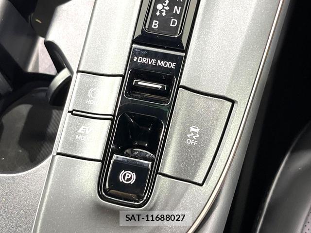 Toyota Crown Crossover 2023-06 8545381-5