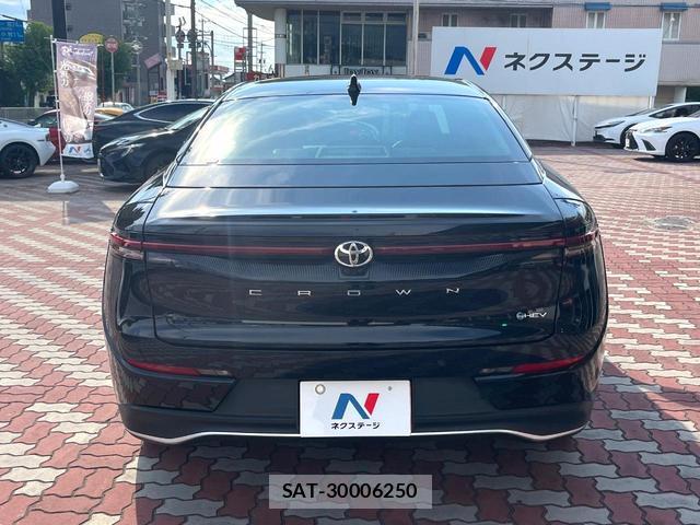 Toyota Crown Crossover 2025-02 8547274-14