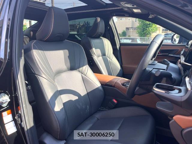 Toyota Crown Crossover 2025-02 8547274-7