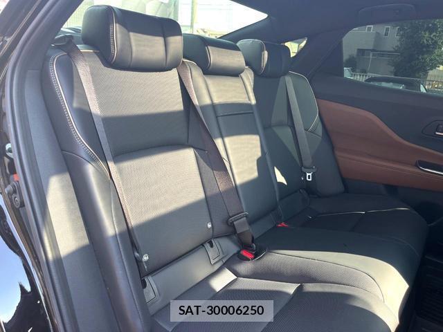 Toyota Crown Crossover 2025-02 8547274-8