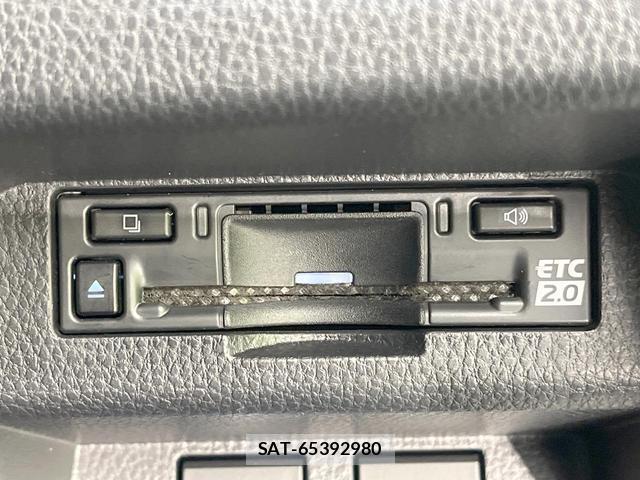 Toyota Crown Crossover 2023-07 8547697-6