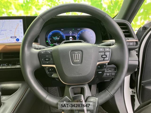 Toyota Crown Crossover 2023-09 8547897-14