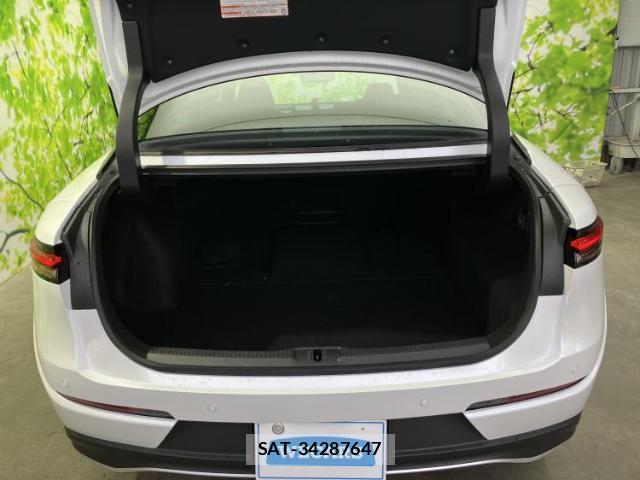 Toyota Crown Crossover 2023-09 8547897-5