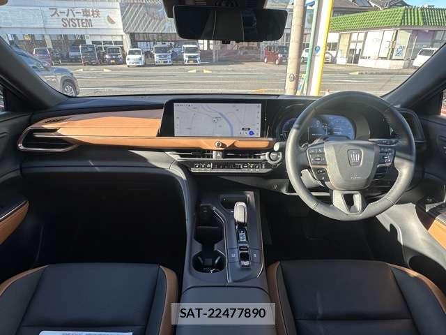 Toyota Crown Crossover 2025-10 8549119-2