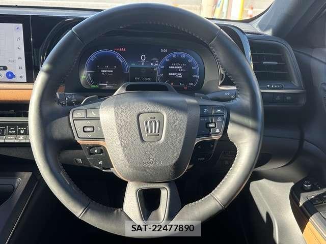 Toyota Crown Crossover 2025-10 8549119-3