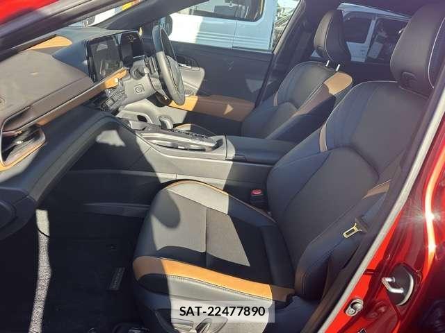 Toyota Crown Crossover 2025-10 8549119-4
