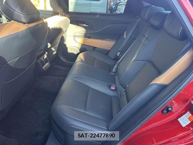 Toyota Crown Crossover 2025-10 8549119-5