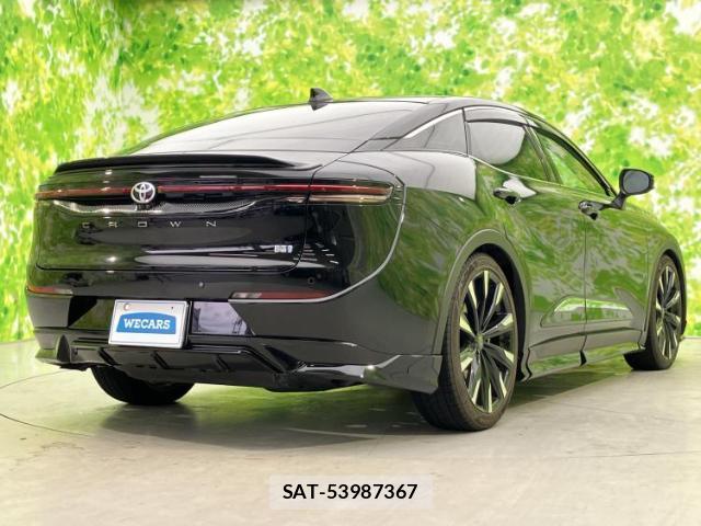 Toyota Crown Crossover 2023-06 8552421-2