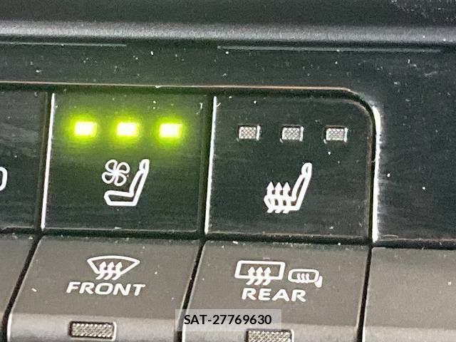 Toyota Crown Crossover 2022-12 8552722-8