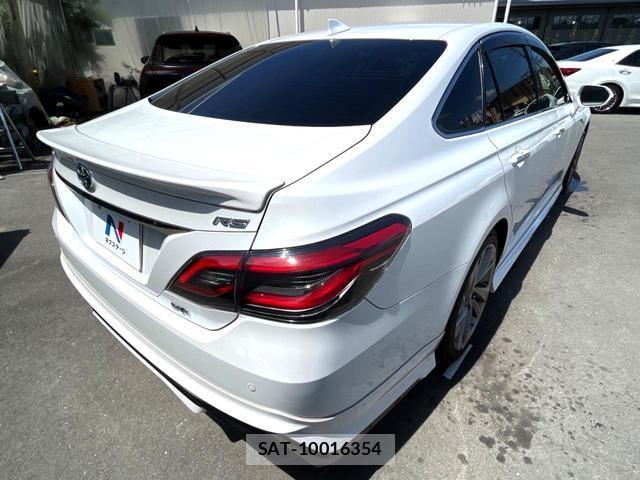 Toyota CROWN HYBRID 2022-04 8545725-19