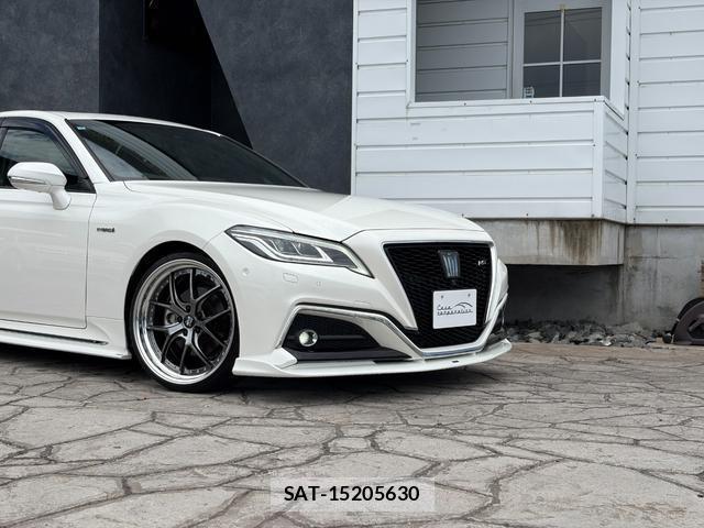 Toyota CROWN HYBRID 2019-07 8545916-6