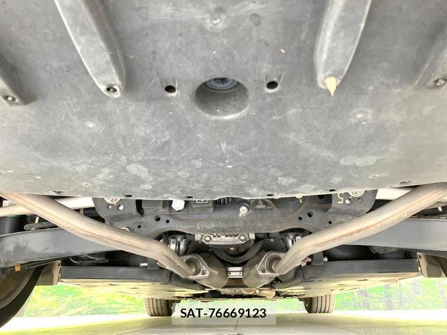 Toyota CROWN HYBRID 2019-07 8546094-18