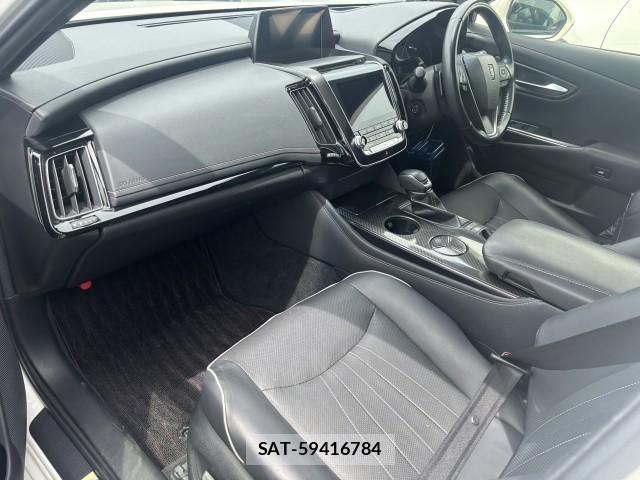 Toyota CROWN HYBRID 2019-03 8546586-2
