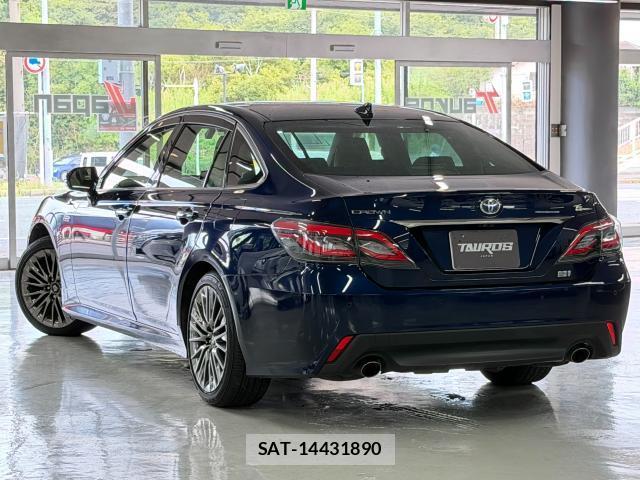 Toyota CROWN HYBRID 2019-04 8546718-13