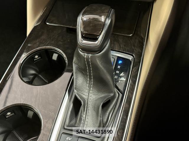 Toyota CROWN HYBRID 2019-04 8546718-14