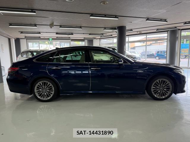 Toyota CROWN HYBRID 2019-04 8546718-3