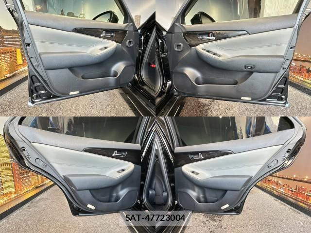 Toyota CROWN HYBRID 2017-03 8546733-6