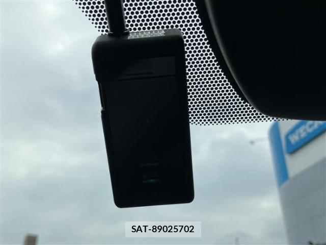 Toyota CROWN HYBRID 2019-06 8546752-11