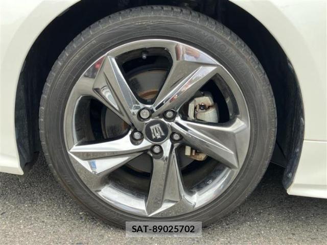 Toyota CROWN HYBRID 2019-06 8546752-17