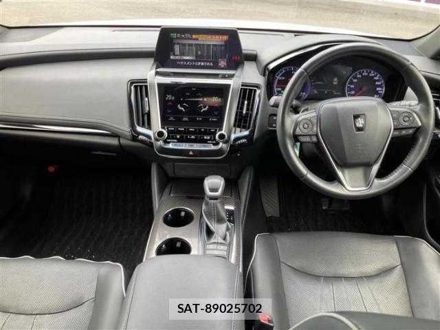 Toyota CROWN HYBRID 2019-06 8546752-3