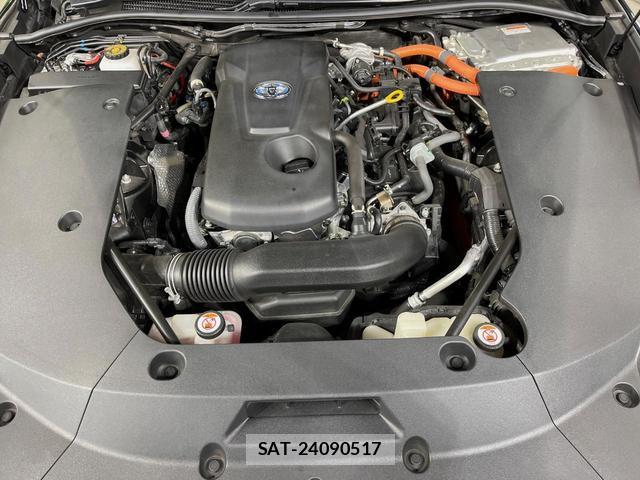 Toyota CROWN HYBRID 2020-12 8546916-17