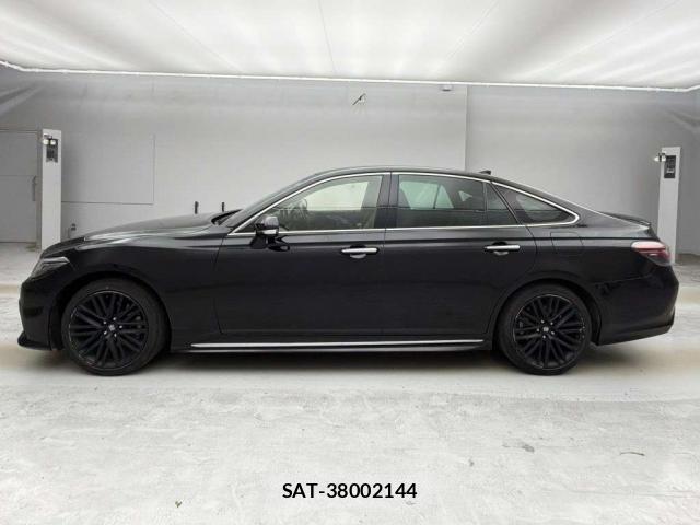 Toyota CROWN HYBRID 2022-02 8547923-10