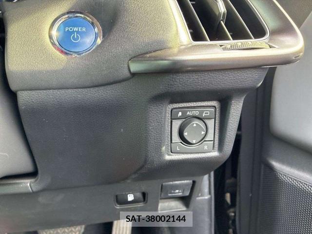 Toyota CROWN HYBRID 2022-02 8547923-13