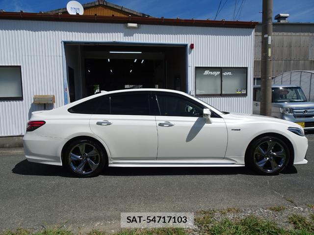 Toyota CROWN HYBRID 2018-12 8549151-9