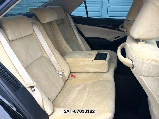 Toyota CROWN HYBRID 2017-03 8549373-10