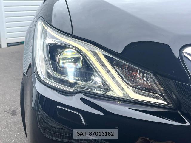 Toyota CROWN HYBRID 2017-03 8549373-13