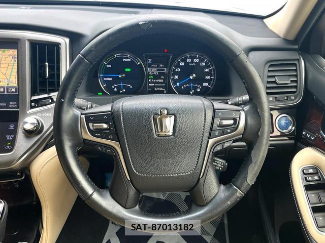 Toyota CROWN HYBRID 2017-03 8549373-8