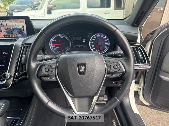 Toyota CROWN HYBRID 2019-08 8549380-14