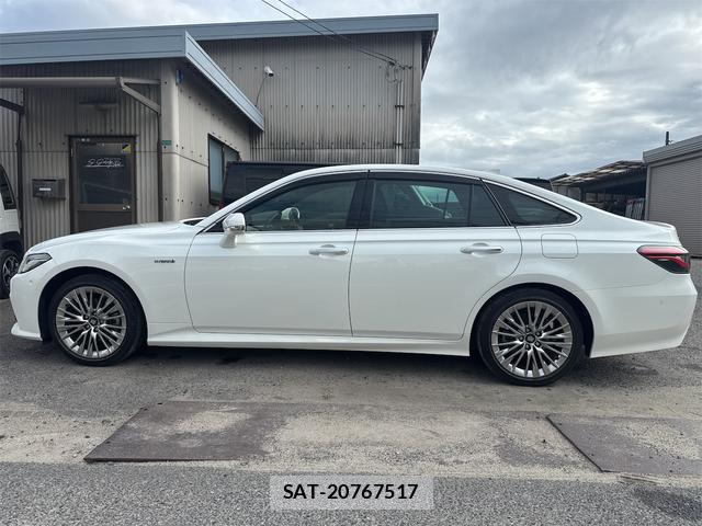 Toyota CROWN HYBRID 2019-08 8549380-4