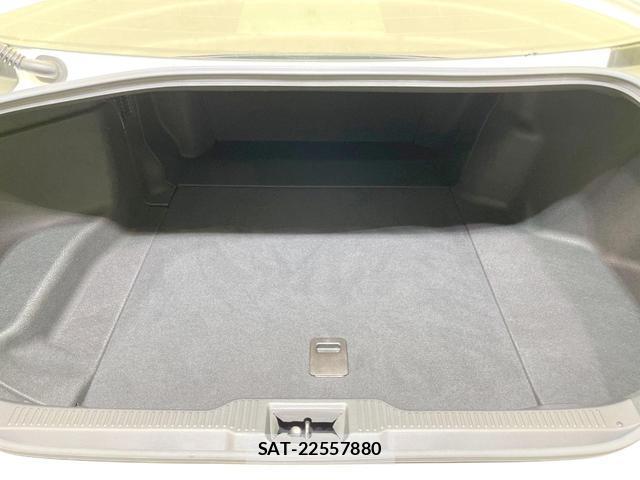 Toyota CROWN HYBRID 2019-07 8549694-9
