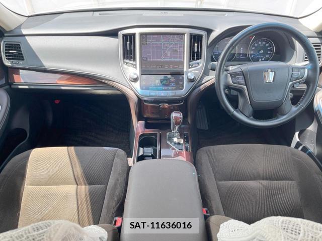 Toyota CROWN HYBRID 2014-07 8549940-1