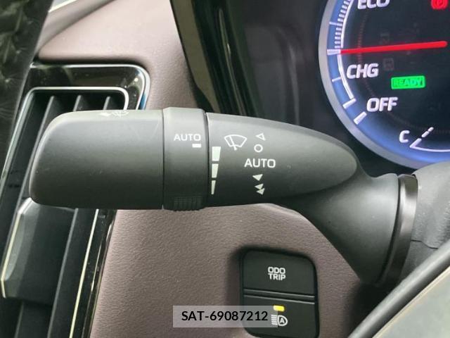 Toyota CROWN HYBRID 2019-11 8550098-16