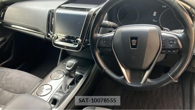 Toyota CROWN HYBRID 2019-02 8550387-2