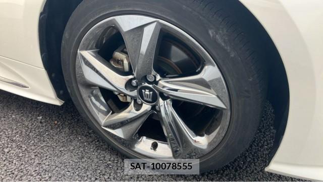 Toyota CROWN HYBRID 2019-02 8550387-8
