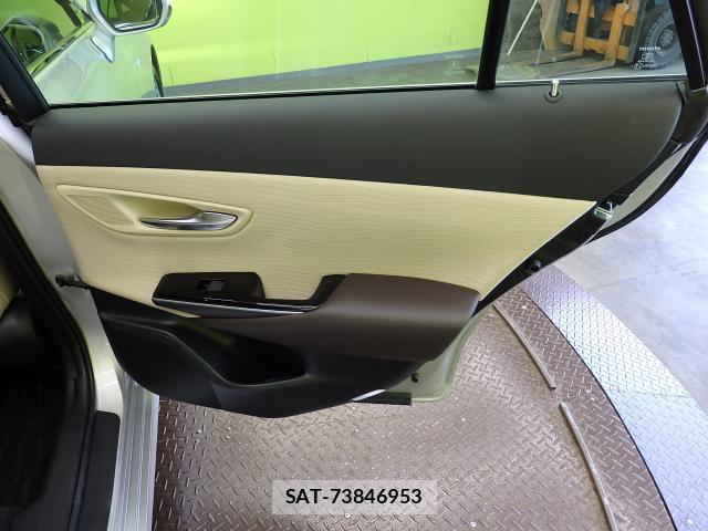 Toyota CROWN HYBRID 2019-03 8550882-11