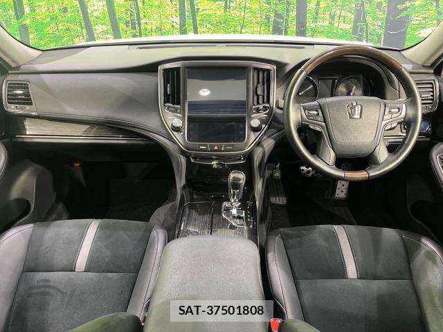 Toyota CROWN HYBRID 2018-04 8550965-1