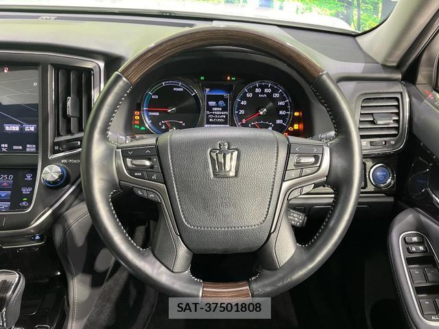 Toyota CROWN HYBRID 2018-04 8550965-11