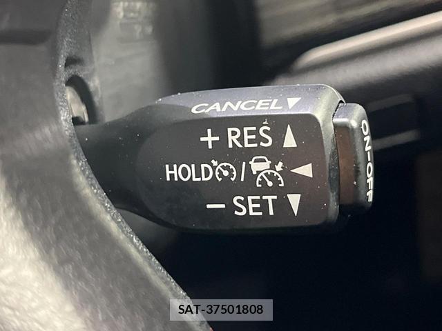 Toyota CROWN HYBRID 2018-04 8550965-5