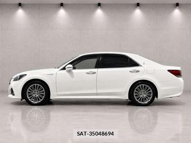Toyota CROWN HYBRID 2018-04 8551188-2