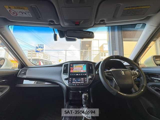 Toyota CROWN HYBRID 2018-04 8551188-4